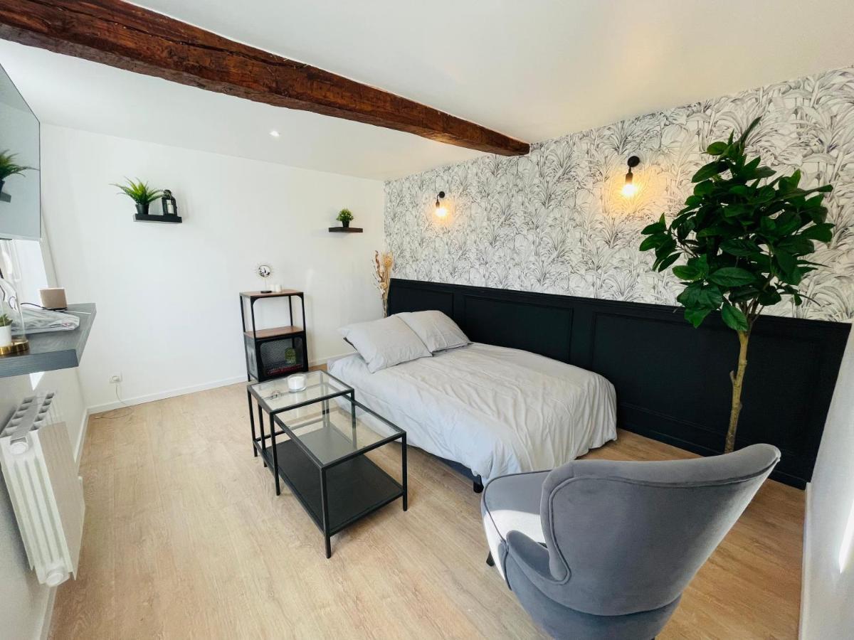 Le Champs Des Oiseaux Apartment รูออง ภายนอก รูปภาพ